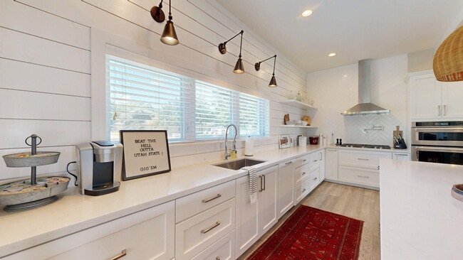 Foto del edificio - 805 Dexter Dr S