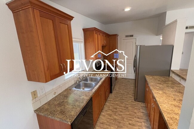 Building Photo - 3BR/1BA House in Federal Way -- Available Now