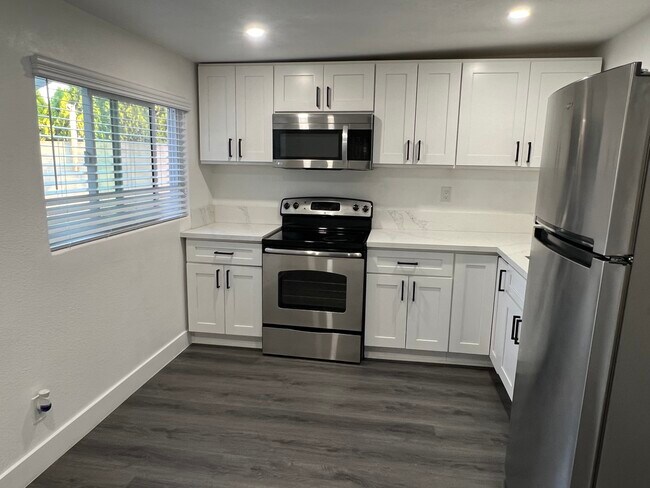 Foto del edificio - 40585 Sanalamar Dr