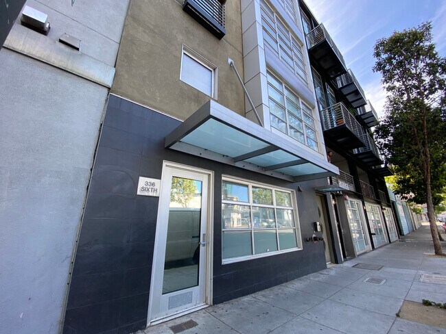 Building Photo - 336 6th St