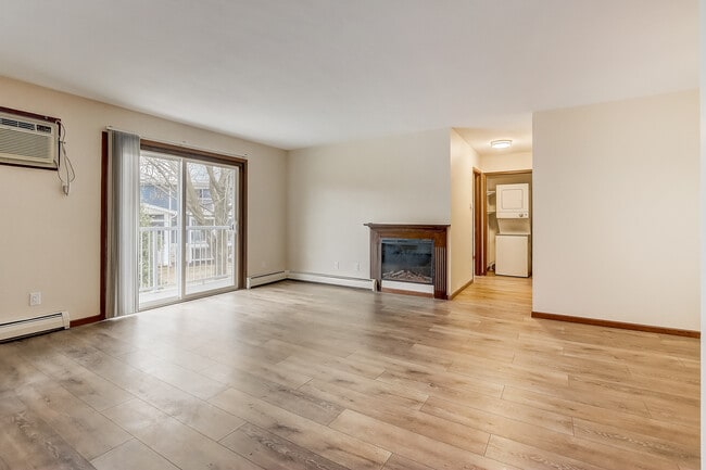 2BR, 1BA - 850SF - Living Room - Heathercrest Apartments