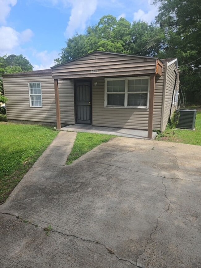 Building Photo - 5443 Winona Dr