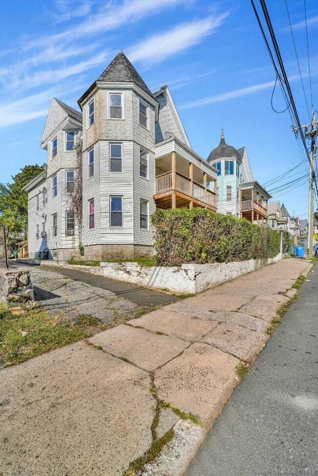 Foto del edificio - 221 Willow St