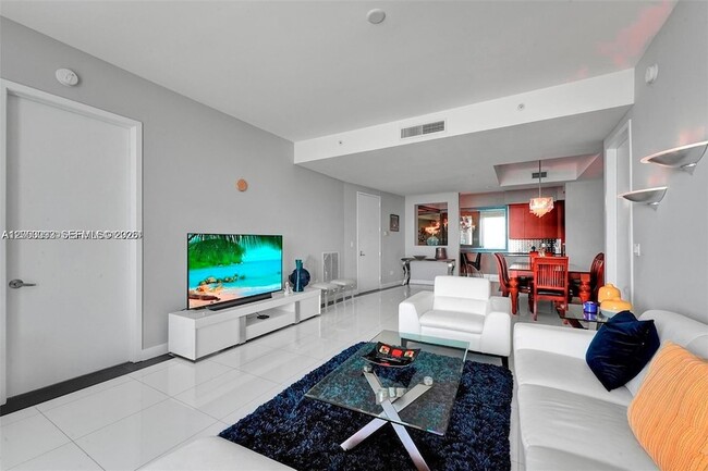 Foto del edificio - 18101 Collins Ave