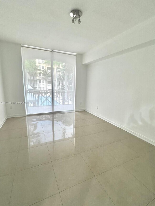 Foto del edificio - 3001 NE 185th St