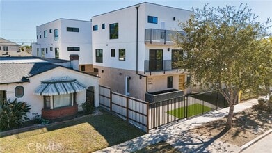 Building Photo - 1734 Carmona Ave