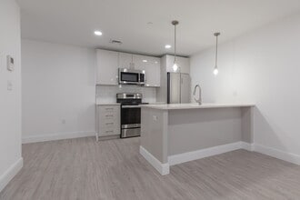 Building Photo - 42 N Beacon St