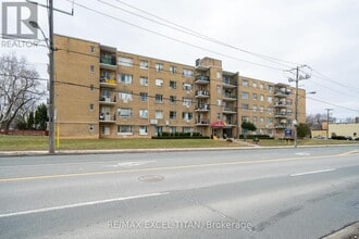 Building Photo - 2895 Bathurst St