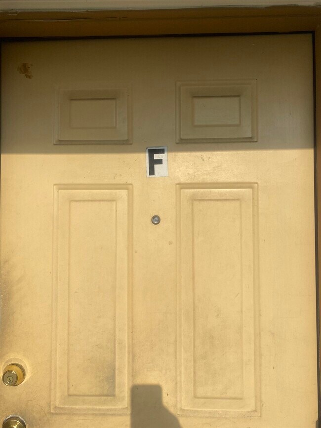 Foto del edificio - 1102 Greentree Ct