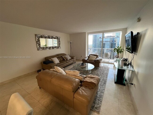Building Photo - 1200 Brickell Bay Dr