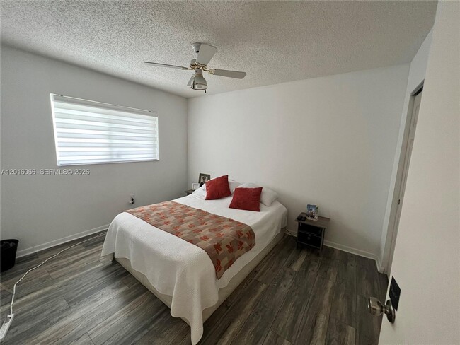 Building Photo - 2236 N Cypress Bend Dr