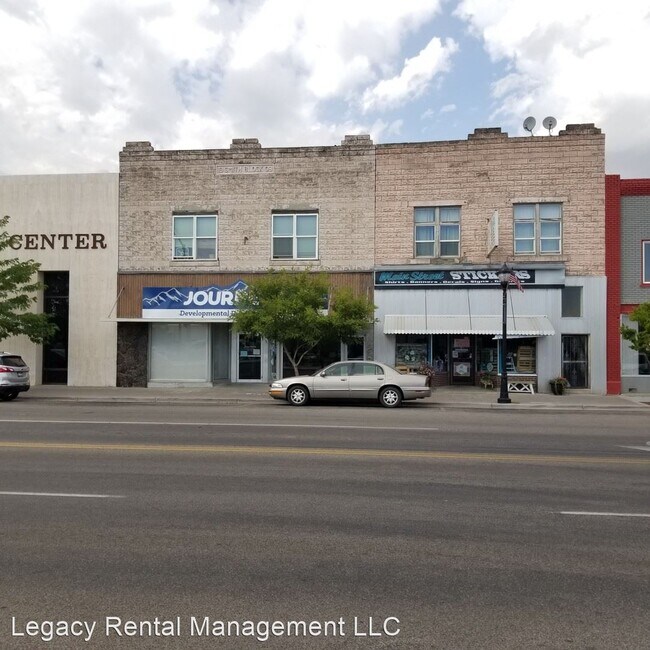 Building Photo - 2 br, 1 bath House - 121 E. Main