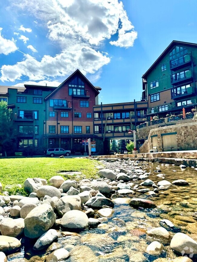 Building Photo - 2250 Apres Ski Way