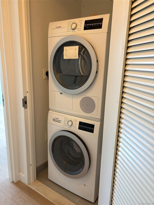 Building Photo - 138-35 39th Ave