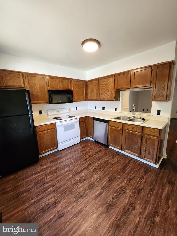 Building Photo - 2975 Sorrell Ct