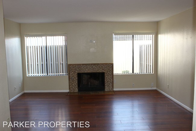 Building Photo - 1156 Via Loma Vis
