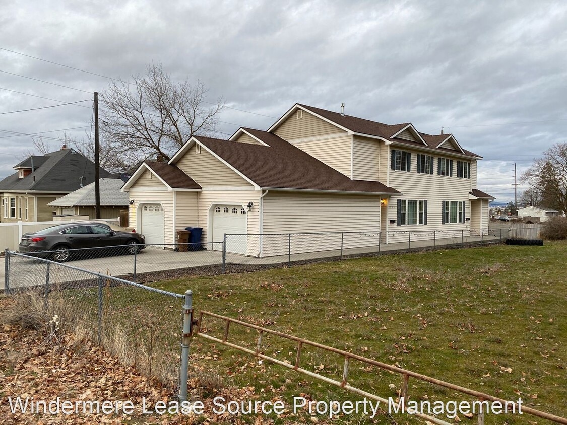 Primary Photo - 3 br, 2 bath House - 513 S Garfield Duplex