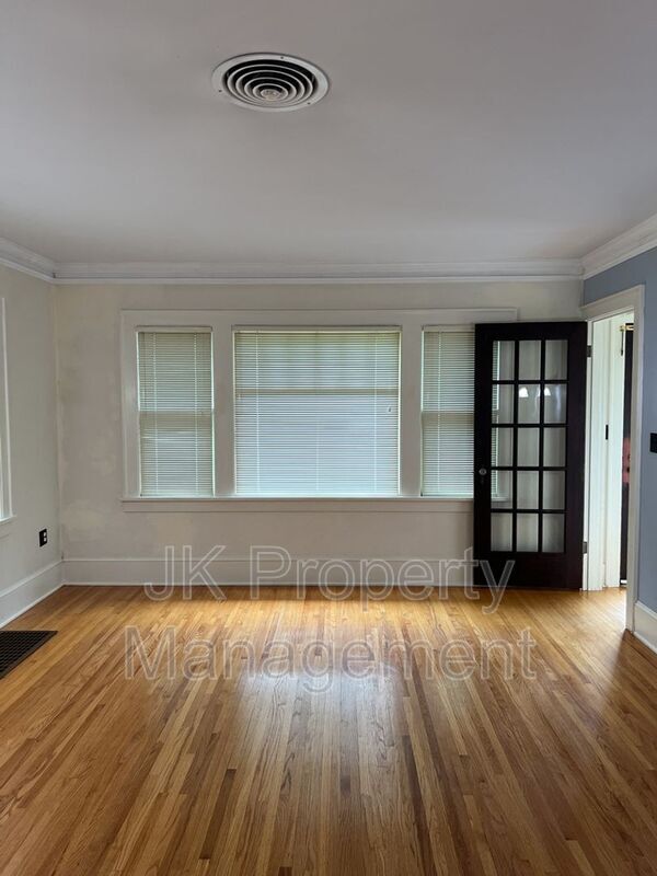 Building Photo - 2217 1st Ave S