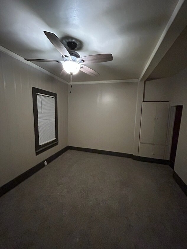 Foto principal - Spacious 3-Bedroom Home in Saginaw – Move-...