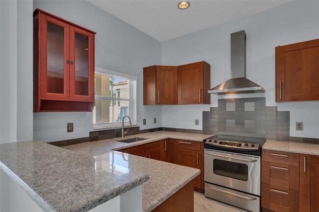 Building Photo - 716 Juniper Ln