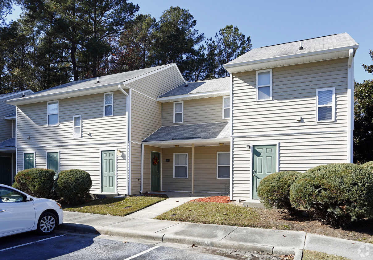 Primary Photo - Wedgewood Arms Apartments