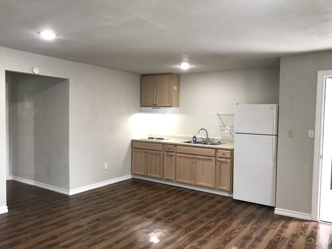 Building Photo - 1609 1st St