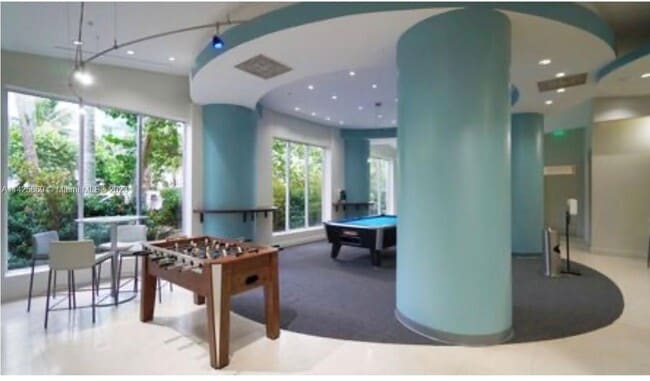 Building Photo - 4001 S Ocean Dr