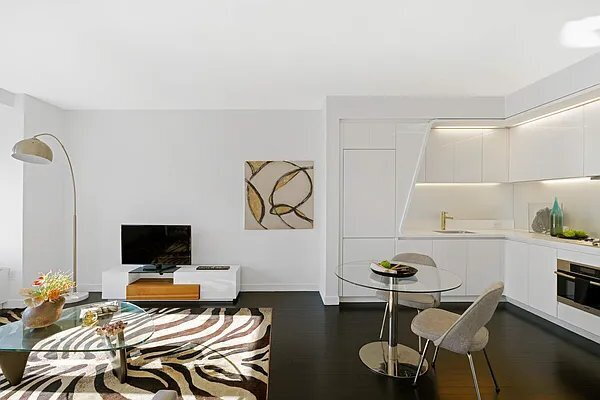 Building Photo - High Floor - Friendly Condo.