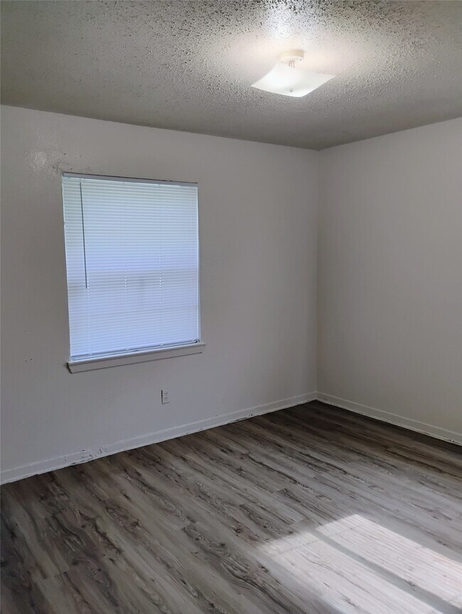 Foto del edificio - 4203 Dawson Ln