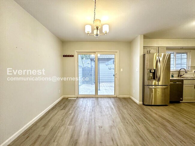 Foto del edificio - PROMO: FIRST MONTH FREE ON 18-MONTH LEASE ...