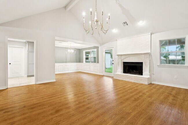 Foto del edificio - 406 Trinity Ln