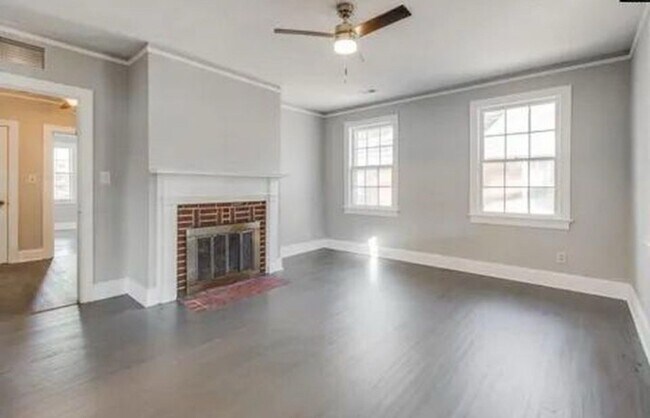 Building Photo - Cozy 2bd/1ba brick cottage near downtown C...