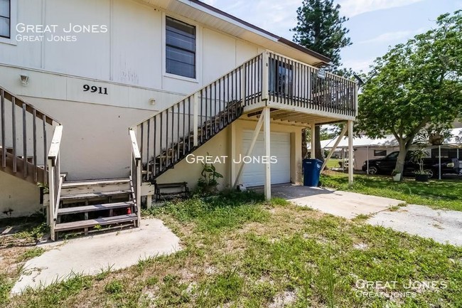 Foto del edificio - NICE 2/1 DUPLEX IN BRADENTON!