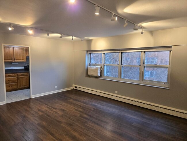 Building Photo - 4950 N Marine Dr