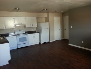 Building Photo - 1113 Primrose Ave