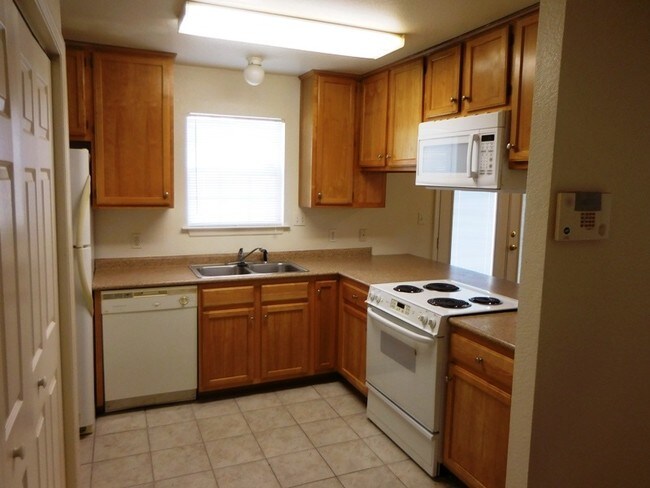 Foto del edificio - 943 Balkin Rd