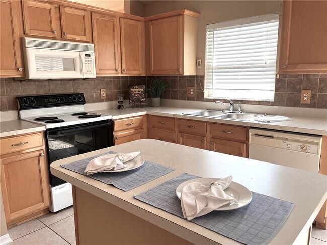 Foto del edificio - 488 Winding Hollow Ave
