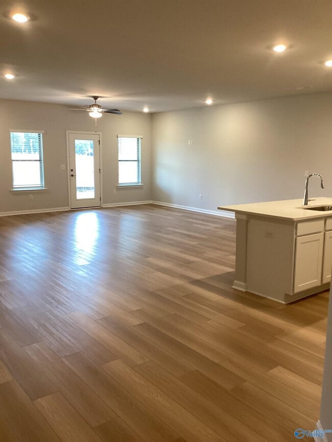 Foto del edificio - 229 Paca Ln