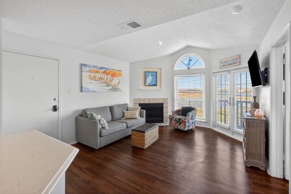 Building Photo - 14721 Whitecap Blvd