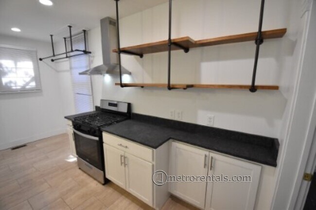 Cocina - 369 E Oakland Ave