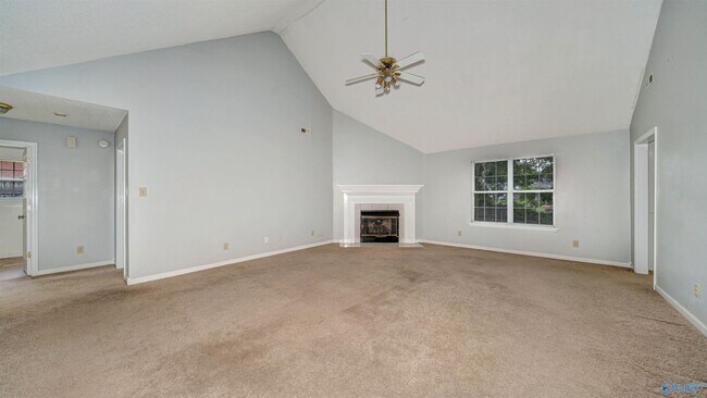 Building Photo - 223 Jarrett Ln
