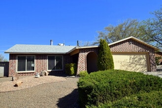 Building Photo - 8221 Portales St NE