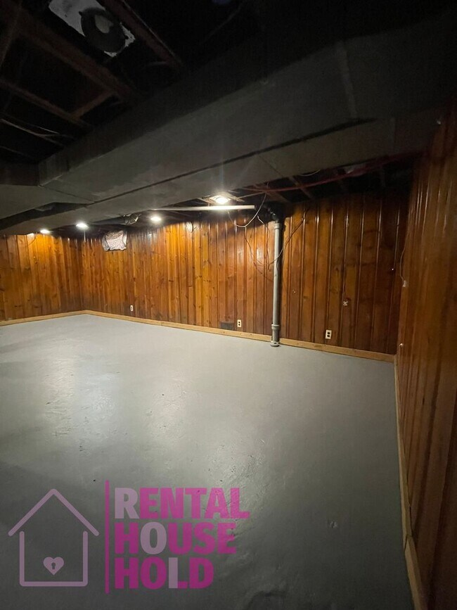 Foto del edificio - ~ 3 BEDROOM 1.5 BATH~ FREE PRE-SCREEN