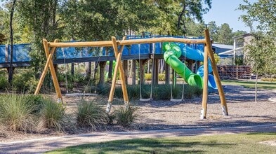 Building Photo - 26810 Nightingale Songs Dr