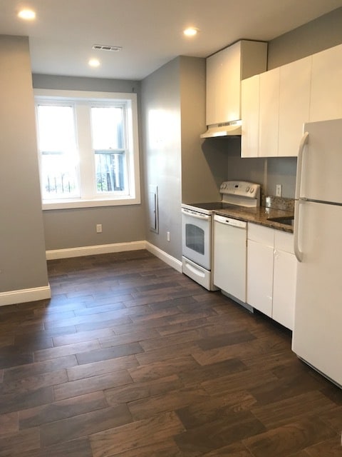 Dining area flows into the kitchen - 708 Q St NW