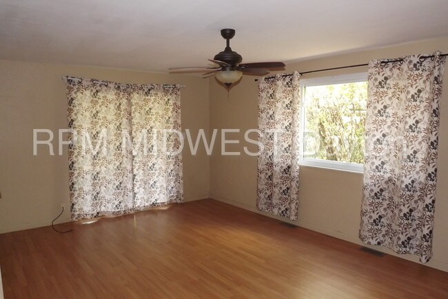 Foto del edificio - 1235 Berna Ln