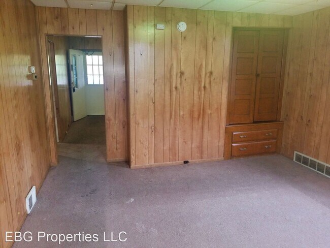 Building Photo - 3 br, 2 bath House - 313 E 22nd