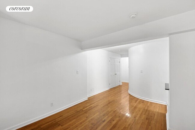 Foto del edificio - 401 W 56th St