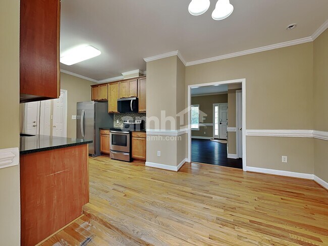 Building Photo - 7904 Willow Croft Dr