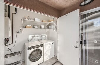 Building Photo - 775 Paso de Luz